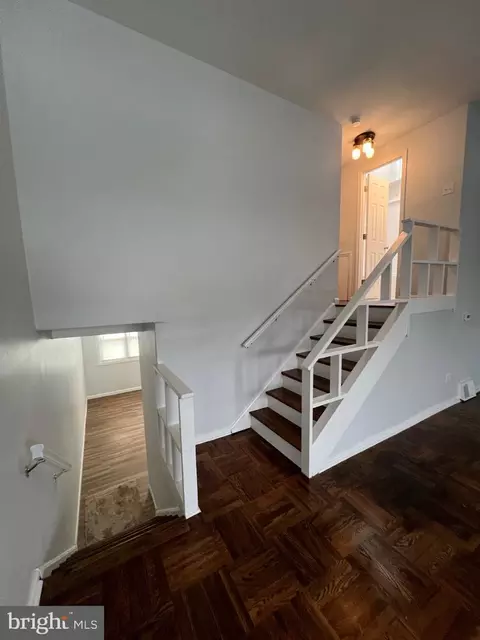 Entry Way - 135 Ervin Ave, Marcus Hook, PA 19061 photo 1 of 9