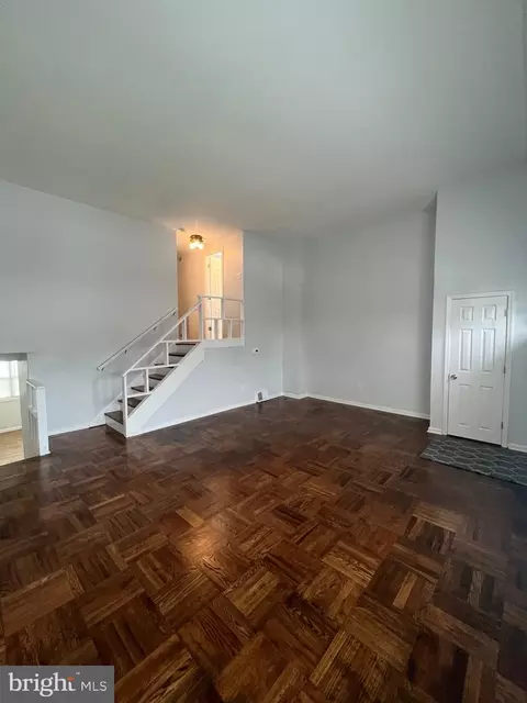 Living - 135 Ervin Ave, Marcus Hook, PA 19061 photo 2 of 4