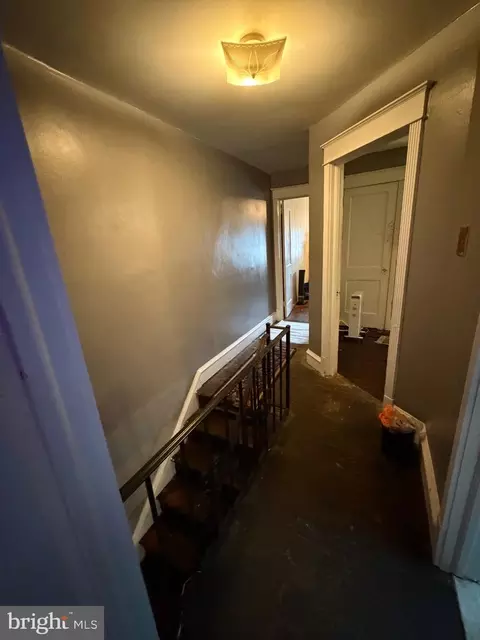 Entry Way - 431 Millbank Rd, Upper Darby, PA 19082 photo 3 of 4
