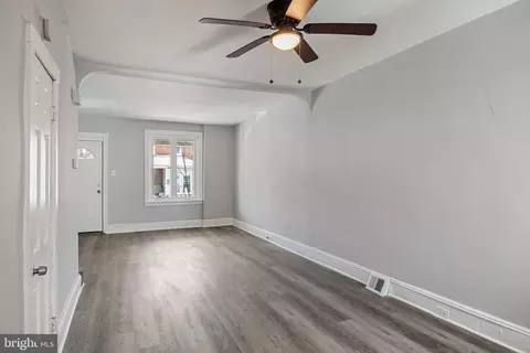 Living - 59 N Keystone Ave, Darby, PA 19082 photo 4 of 5