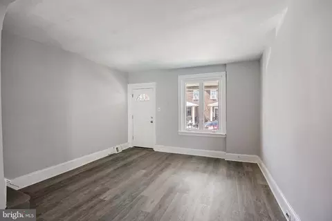 Living - 59 N Keystone Ave, Darby, PA 19082 photo 3 of 5
