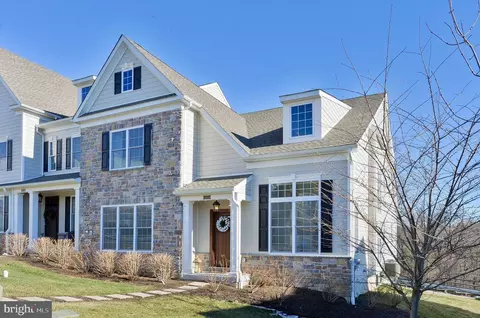 424 Ravenscliff Dr, Media, PA 19063