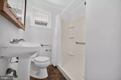 Bath - 950 Thornton Rd, Boothwyn, PA 19061 photo 1 of 2