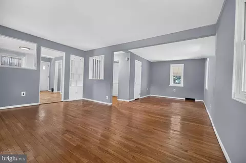 Living - 950 Thornton Rd, Boothwyn, PA 19061 photo 1 of 4