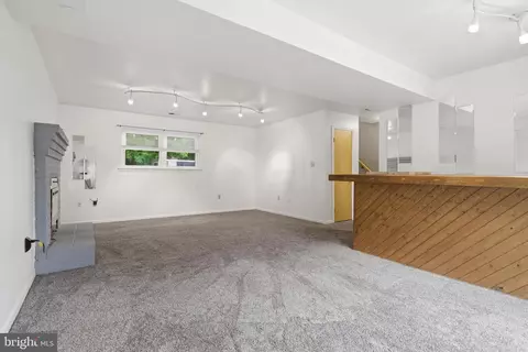 Living - 2206 Briarcliff Ave, Boothwyn, PA 19061 photo 4 of 6