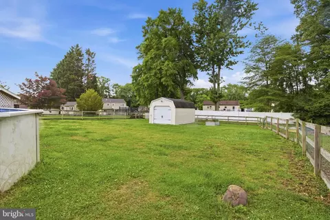 Exterior - 2206 Briarcliff Ave, Boothwyn, PA 19061 photo 7 of 8