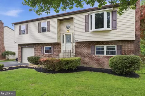 Exterior - 2206 Briarcliff Ave, Boothwyn, PA 19061 photo 3 of 8