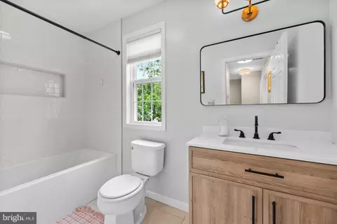 Bath - 235 Willow Ave, Wayne, PA 19087 photo 2 of 5