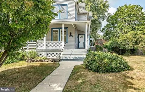 825 Andrews, Collingdale, PA 19023