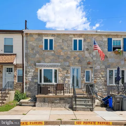 607 Saint Anthony Ln, Darby, PA 19082