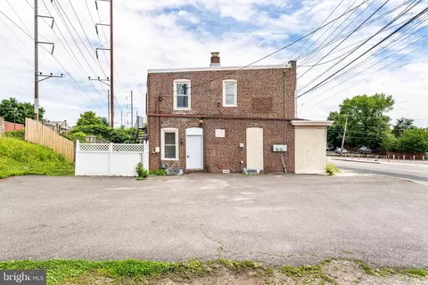 Exterior - 8517 Lansdowne Ave, Darby, PA 19082 photo 2 of 2