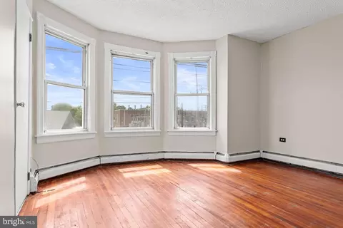 Living - 8517 Lansdowne Ave, Darby, PA 19082 photo 2 of 2