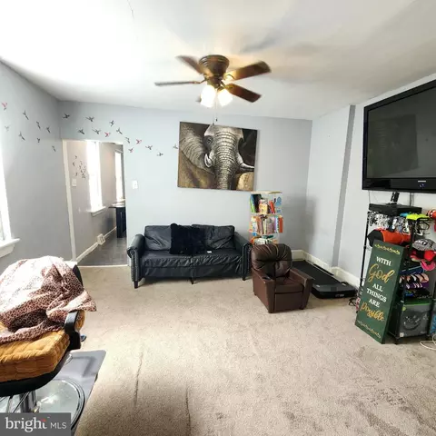 Entry Way - 206 Harvey Ave, Marcus Hook, PA 19061 photo 2 of 7