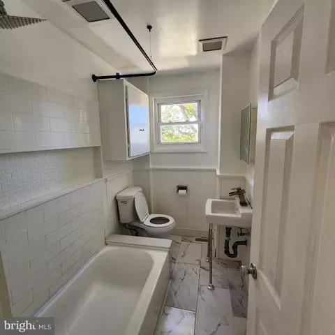 Bath - 206 Harvey Ave, Marcus Hook, PA 19061 photo 1 of 1