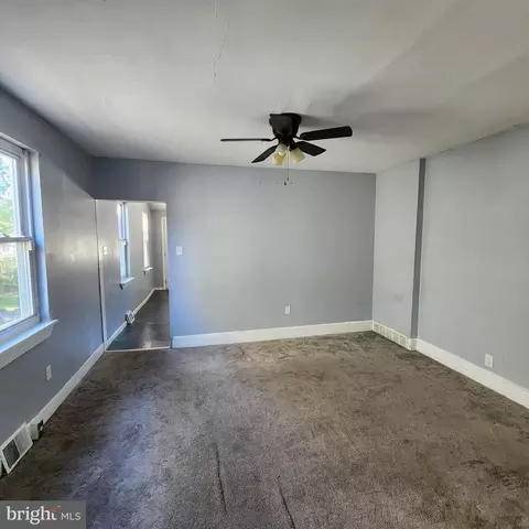 Entry Way - 206 Harvey Ave, Marcus Hook, PA 19061 photo 6 of 12