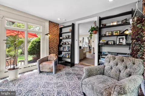 Entry Way - 14 Windsor Cir, Springfield, PA 19064 photo 1 of 1