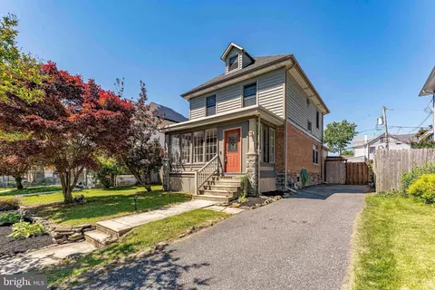 32 W Ridley Ave, Norwood, PA 19074