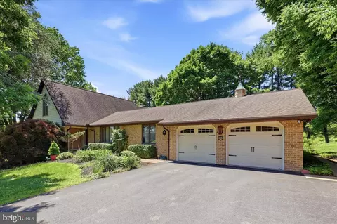 1295 Wakefield Ct, Glen Mills, PA 19342