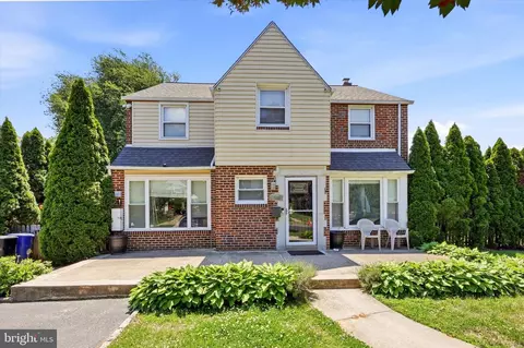 1646 Surrey Ln, Havertown, PA 19083