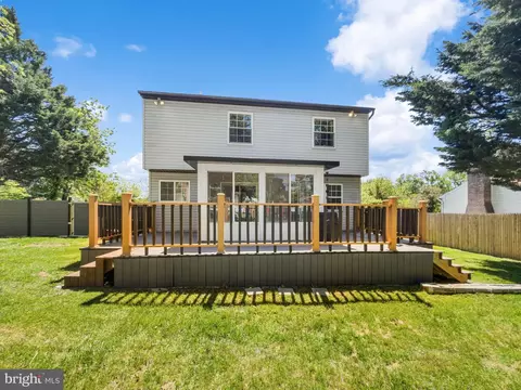 4002 Yorktown Dr, Ogden, PA 19061