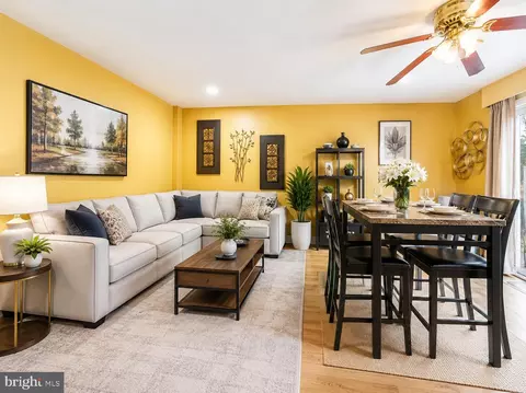 100 E Glenolden Ave #E-21, Glenolden, PA 19036