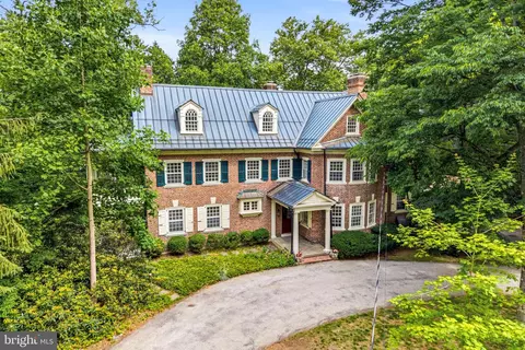 443 Saint Davids Ave, Wayne, PA 19087
