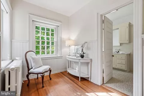 Entry Way - 443 Saint Davids Ave, Wayne, PA 19087 photo 8 of 10