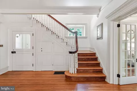 Entry Way - 443 Saint Davids Ave, Wayne, PA 19087 photo 4 of 10