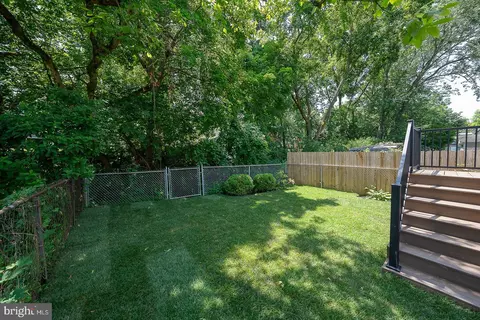 Exterior - 256 Willow Ave, Wayne, PA 19087 photo 2 of 5