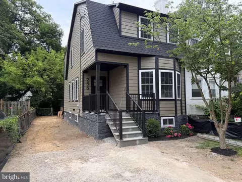 256 Willow Ave, Wayne, PA 19087