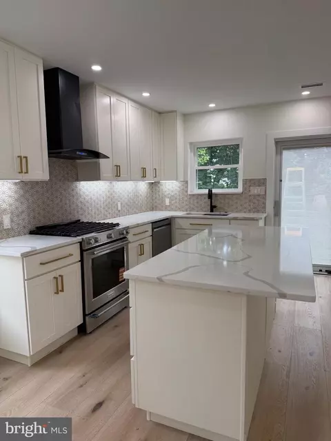 Kitchen - 256 Willow Ave, Wayne, PA 19087 photo 1 of 2