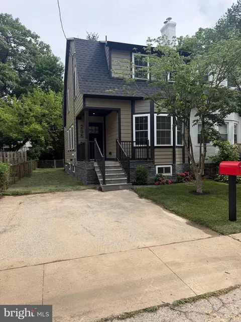 256 Willow Ave, Wayne, PA 19087