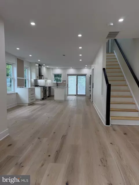 Entry Way - 256 Willow Ave, Wayne, PA 19087 photo 2 of 5