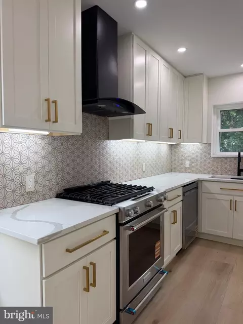 Kitchen - 256 Willow Ave, Wayne, PA 19087 photo 2 of 2