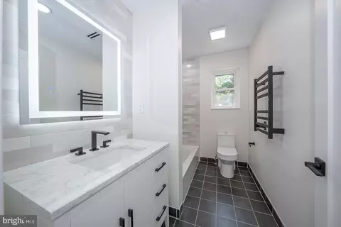 Bath - 256 Willow Ave, Wayne, PA 19087 photo 2 of 2