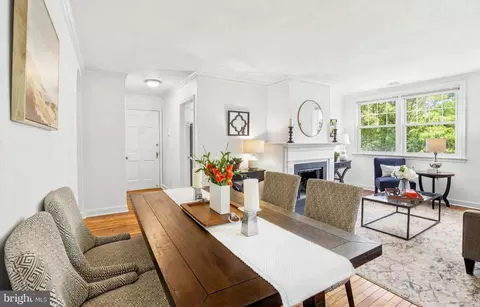 Dining - 500 E Lancaster Ave #105C, Wayne, PA 19087 photo 3 of 3