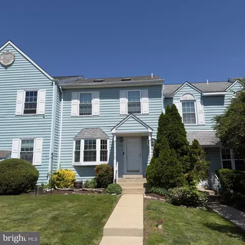 552 Heather Ln, Chichester, PA 19014
