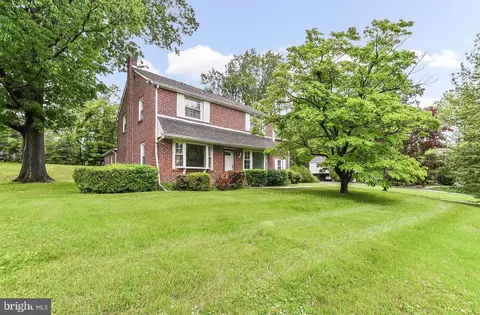 205 Plush Mill Rd, Wallingford, PA 19086