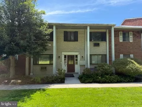 1 Lawrence Rd, Broomall, PA 19008