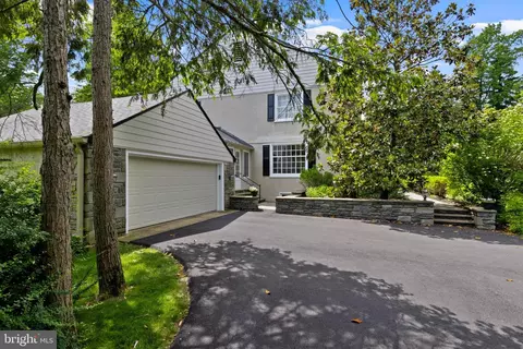 Exterior - 400 Meadowbrook Ave, Wayne, PA 19087 photo 10 of 12