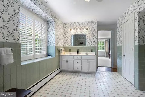 Bath - 400 Meadowbrook Ave, Wayne, PA 19087 photo 4 of 5