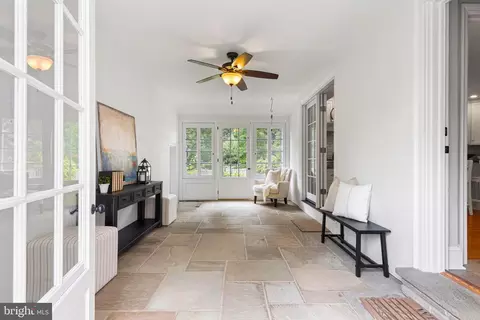 Entry Way - 400 Meadowbrook Ave, Wayne, PA 19087 photo 6 of 11
