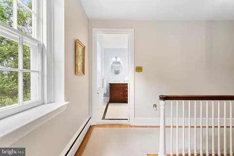 Entry Way - 400 Meadowbrook Ave, Wayne, PA 19087 photo 10 of 11