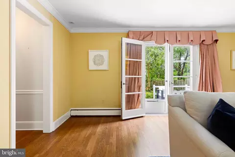Entry Way - 400 Meadowbrook Ave, Wayne, PA 19087 photo 4 of 11