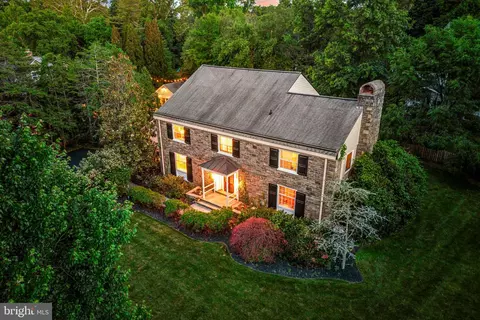 Exterior - 400 Meadowbrook Ave, Wayne, PA 19087 photo 7 of 12