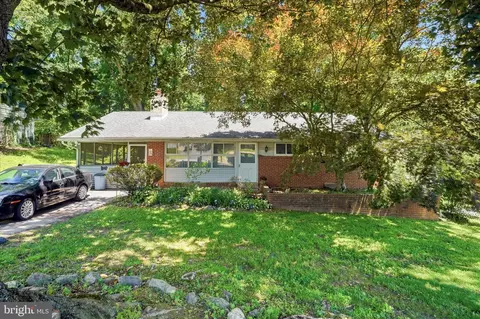 811 Ridley Creek Dr, Media, PA 19063