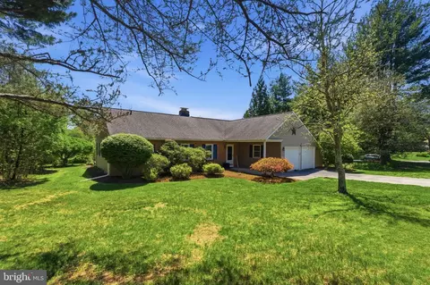305 Saint Andrews Dr, Media, PA 19063