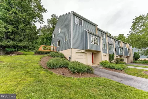 301 S Point Dr, Chadds Ford, PA 19317