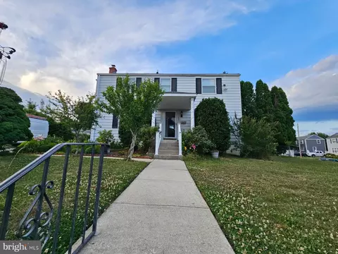 105 Scheivert Ave, Aston, PA 19014