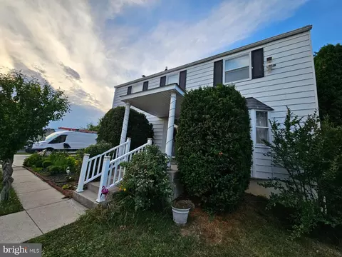 105 Scheivert Ave, Aston, PA 19014
